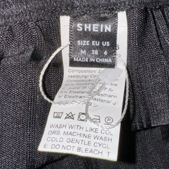 NWOT SHEIN Athletic Pants Black Split Hem Soft Ribbed Knit Leggings Size Medium - Picture 2 of 5